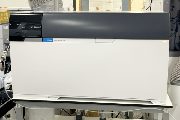Instrument in lab, Agilent 8900 ICP-QQQ.